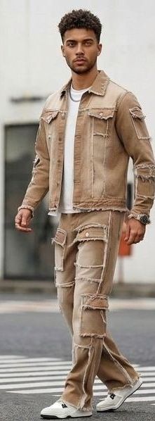 Men's Hip-Hop Denim Khaki Deconstructed Gradient Colorblock Distressed Patchwork Washed Frayed Jean Jacket & Ripped Deconstructed Raw Edge Cargo Multi-Pocketed Wide Leg Streetwear Jeans 2-Piece Set