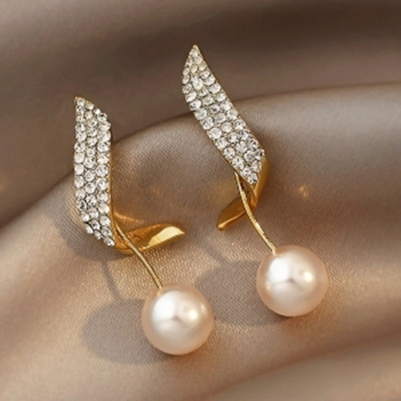 Long Pearl Temperament Geometric Drop Earrings