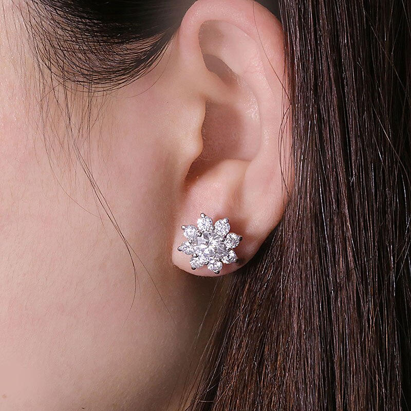 Round 1.0ctw 5.0mm Cut DF Color VVS1 Moissanite Flower Earrings Real 18K White Gold Earrings