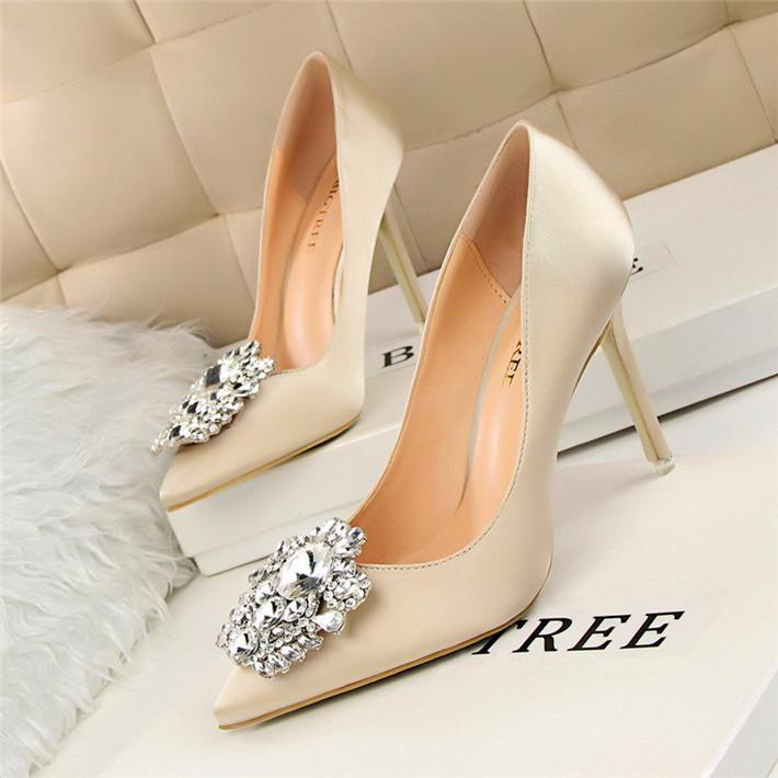 Crystal Pendant Pointed Toe Silk Stiletto High Heel Pumps