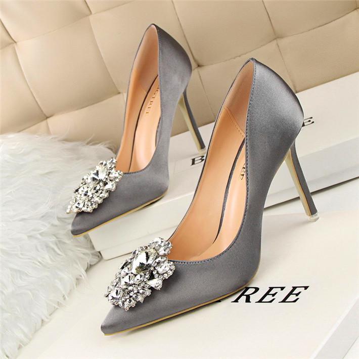 Crystal Pendant Pointed Toe Silk Stiletto High Heel Pumps