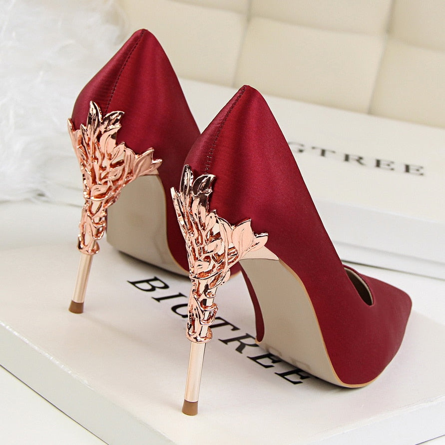 Women's Metal Carved Pointed Toe Ladies Pumps