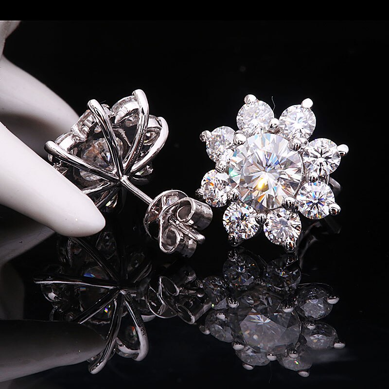 Round 1.0ctw 5.0mm Cut DF Color VVS1 Moissanite Flower Earrings Real 18K White Gold Earrings