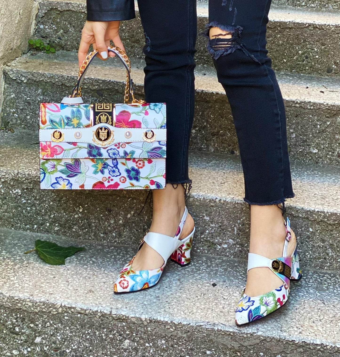 Grafitti Floral Pattern Shoe & Purse Set